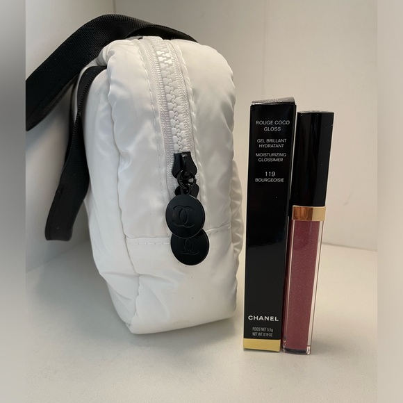 Chanel cosmetic bag and make up - Picture 4 of 6